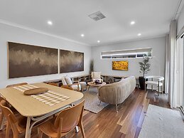 Spacious 3-bed Home in Leafy Yokine