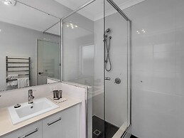Spacious 3-bed Home in Leafy Yokine