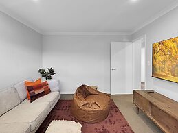 Spacious 3-bed Home in Leafy Yokine