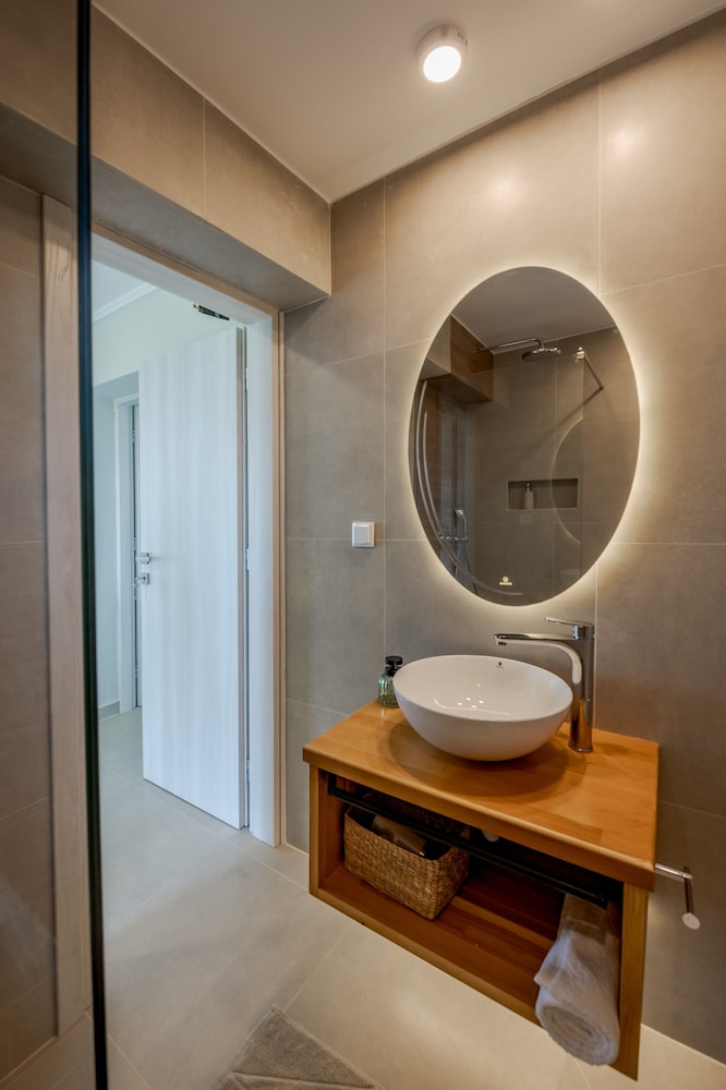 Restia tower apartments