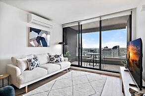 Stylish Two-bed Retreat in Central Melbourne