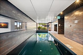 Stylish Two-bed Retreat in Central Melbourne