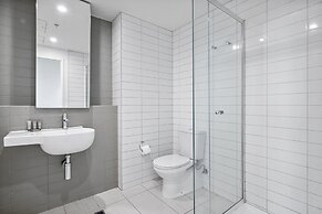Stylish Two-bed Retreat in Central Melbourne