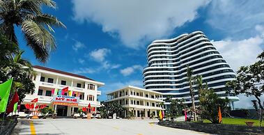 My Khe Beach Hotel