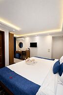 Pharaonic Pyramids Inn