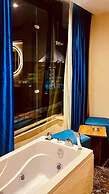 Pharaonic Pyramids Inn