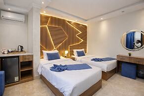 Pharaonic Pyramids Inn