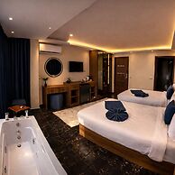 Pharaonic Pyramids Inn