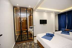 Pharaonic Pyramids Inn