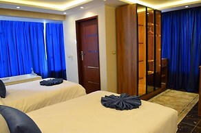 Pharaonic Pyramids Inn