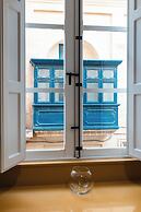 Santorini Court