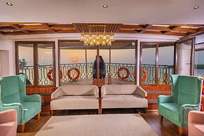 Riverine Kadavil Houseboat