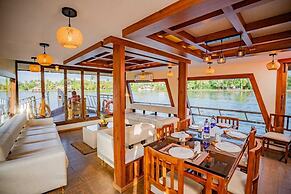 Riverine Kadavil Houseboat