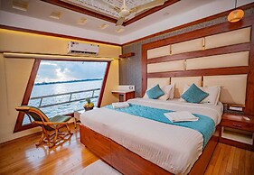 Riverine Kadavil Houseboat