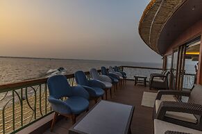 Riverine Kadavil Houseboat