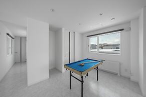 THE VELLMORE