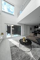 THE VELLMORE