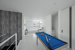 THE VELLMORE
