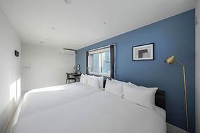 THE VELLMORE