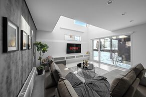 THE VELLMORE
