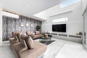 THE VELLMORE