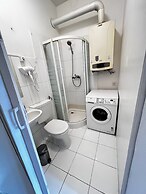 Pleasant 2BR Apt Near U6 Schöpfwerk