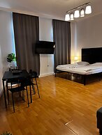 Pleasant 2BR Apt Near U6 Schöpfwerk