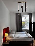 Pleasant 2BR Apt Near U6 Schöpfwerk