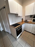 Pleasant 2BR Apt Near U6 Schöpfwerk