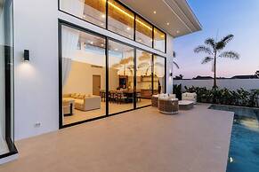 New 4BR Pool Villa Modern Oasis V283