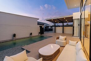New 4BR Pool Villa Modern Oasis V283