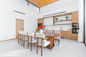 New 4BR Pool Villa Modern Oasis V283