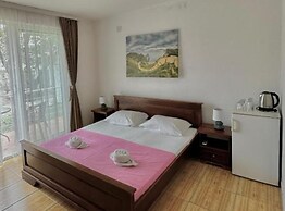 Casa Mila Apartments & Bungalows