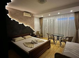 Casa Mila Apartments & Bungalows