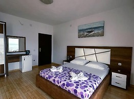 Casa Mila Apartments & Bungalows