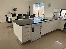 Cloverdale Family Accommodation