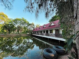 Leamsai Beach Resort