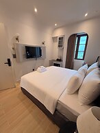 Maharaja Lounge & Hotels