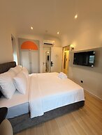 Maharaja Lounge & Hotels