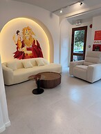 Maharaja Lounge & Hotels