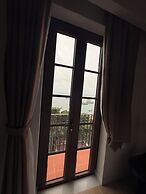 Maharaja Lounge & Hotels