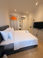 Maharaja Lounge & Hotels
