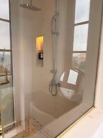 Maharaja Lounge & Hotels