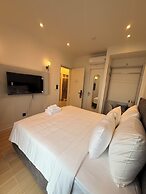 Maharaja Lounge & Hotels