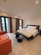 Maharaja Lounge & Hotels