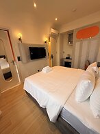 Maharaja Lounge & Hotels