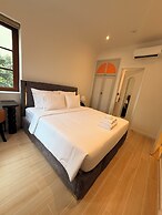 Maharaja Lounge & Hotels