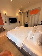 Maharaja Lounge & Hotels
