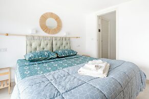 Eos Sea View Apartment