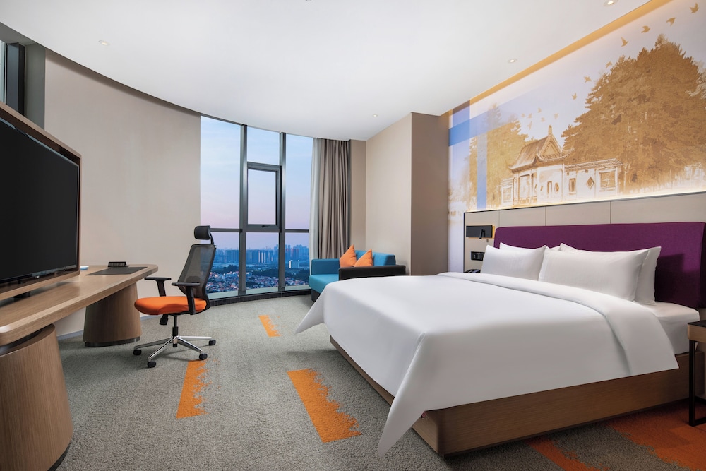 Hampton by Hilton